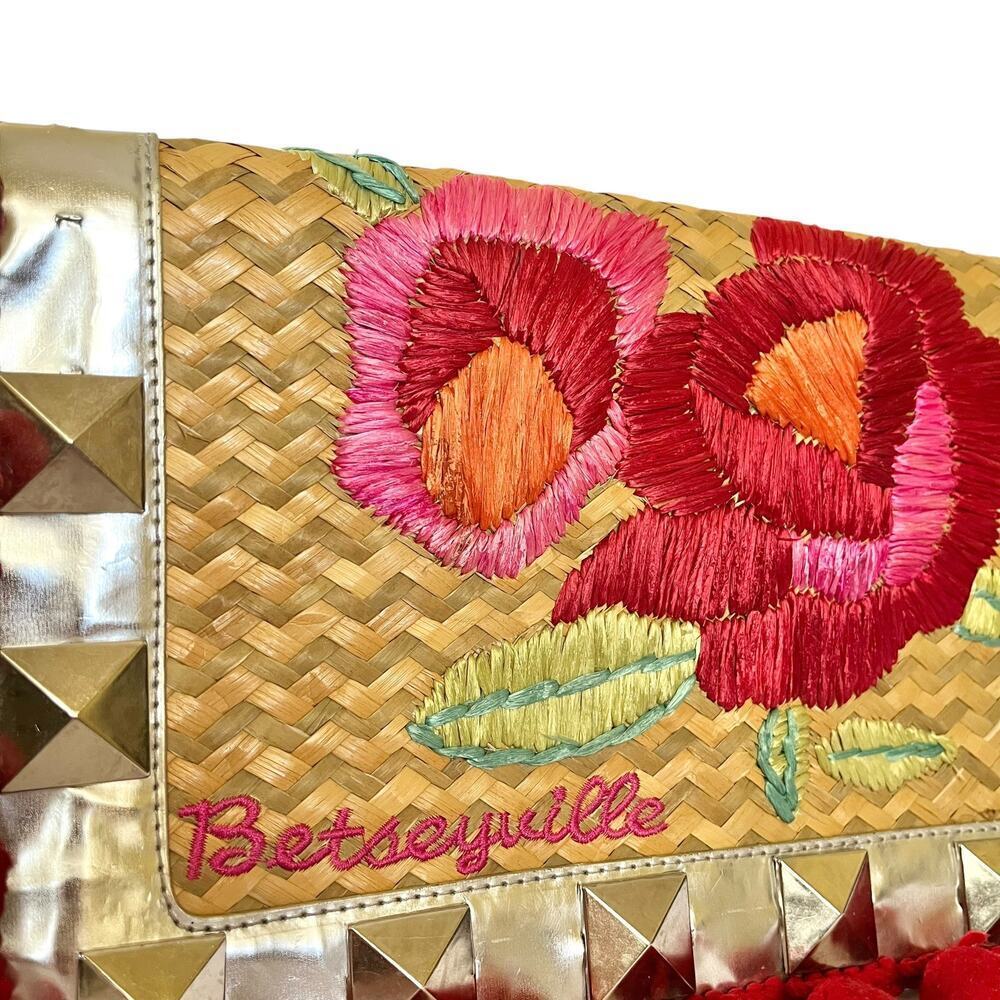 Betsey Johnson Betseyville Playa de Betsey Studded Straw Pom-Pom Clutch Bag - Picture 8 of 11